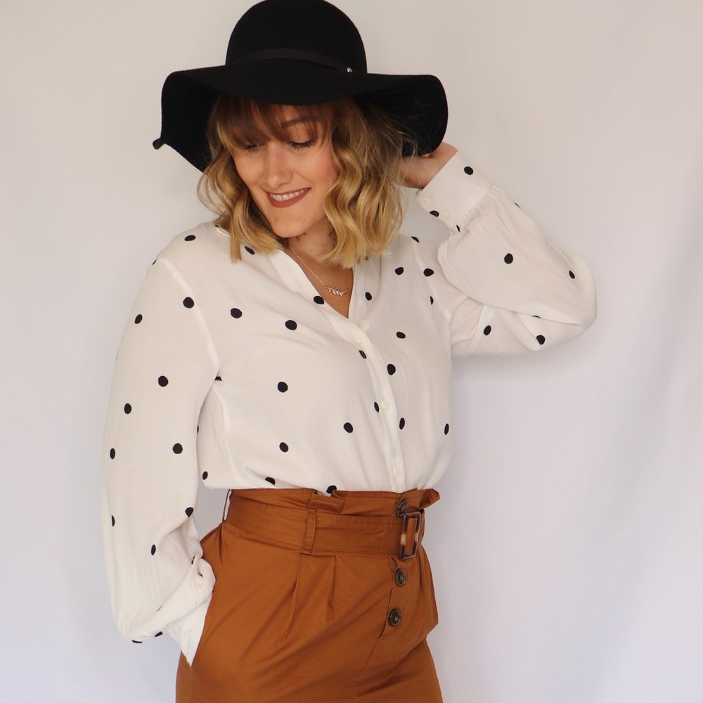 ❤️HP❤️Tie-Front Polka Dot Blouse